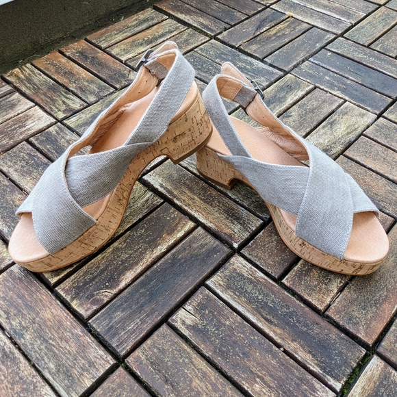 Garnet Hill wedge sandals EU 37 in excellent used condition - Picture 7 of 11